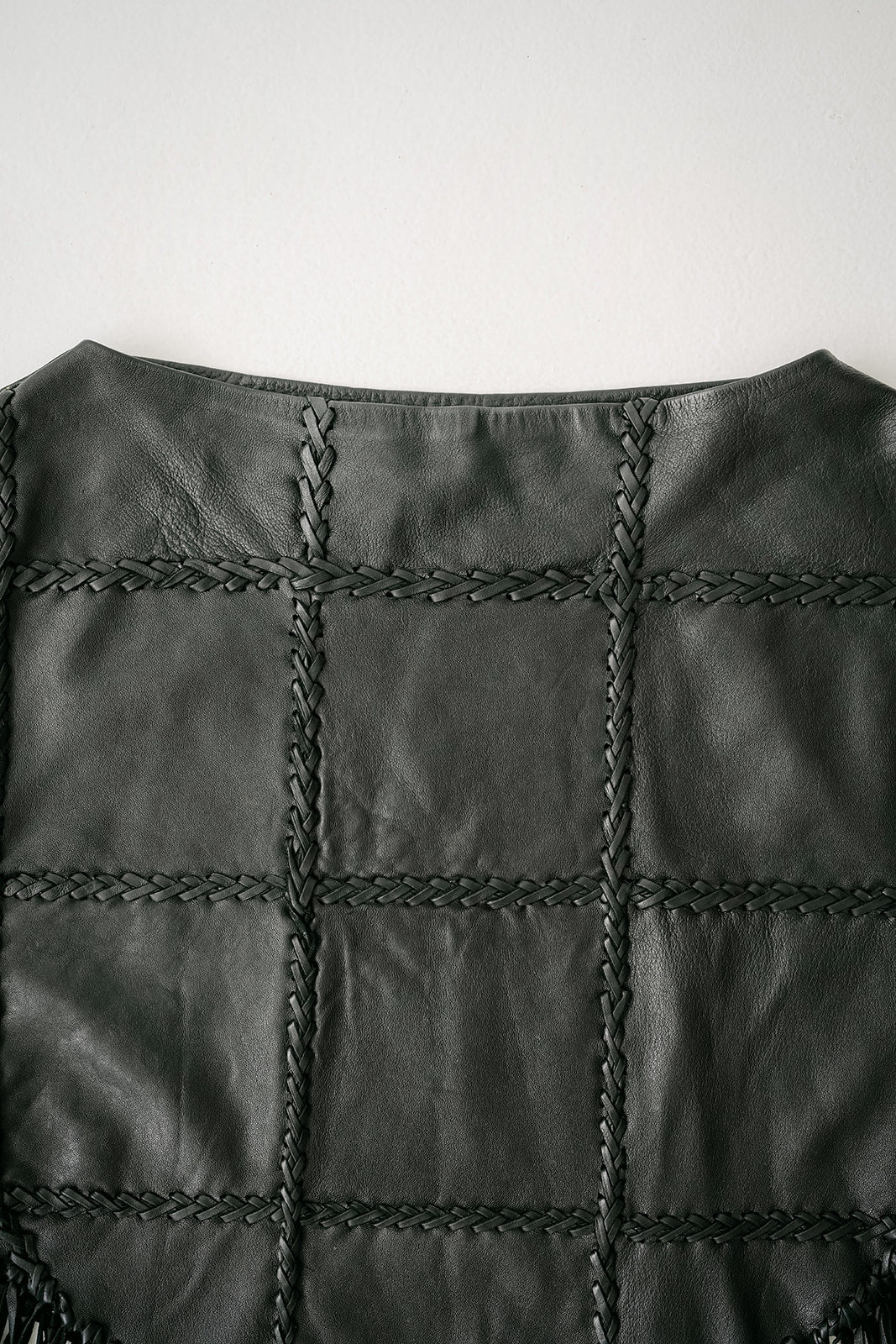 Shoemaker poncho in black