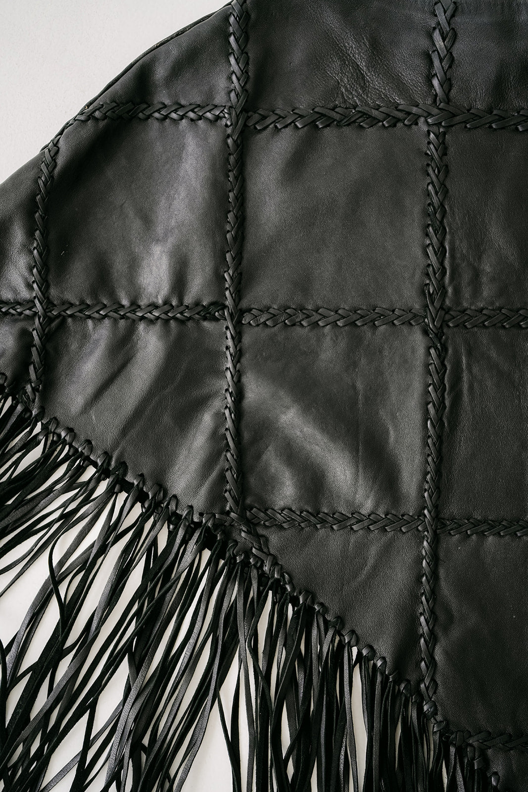 Shoemaker poncho in black