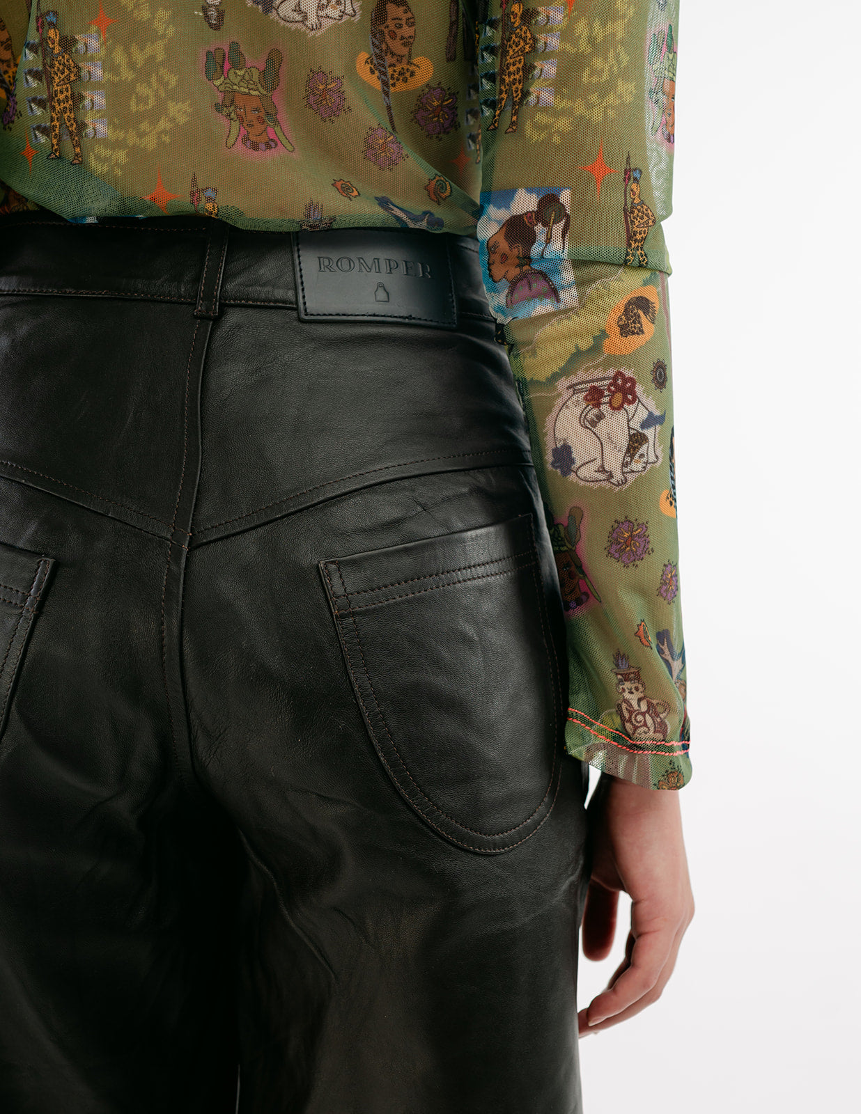 Jean jorts in dark brown