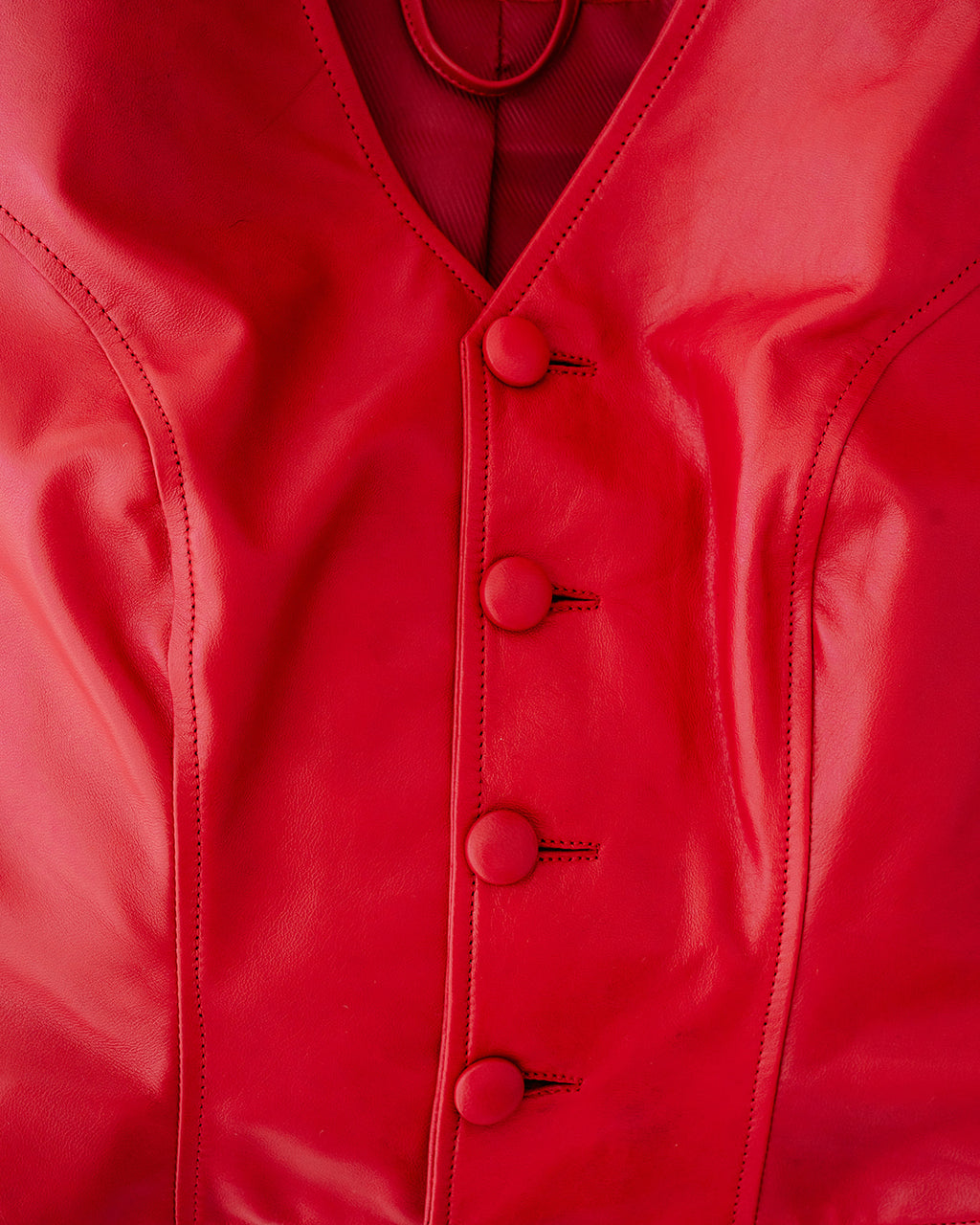 Maya vest in red